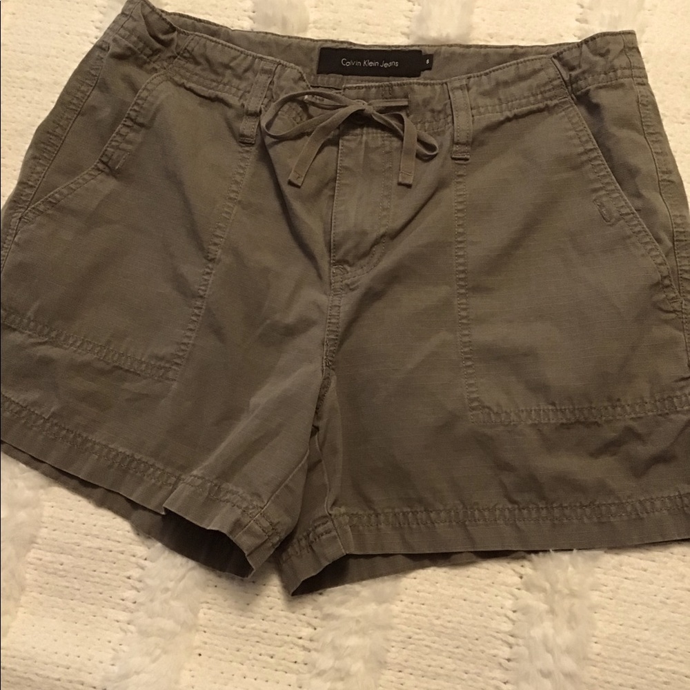 Calvin Klein Drawstring Waist Shorts. Size 6